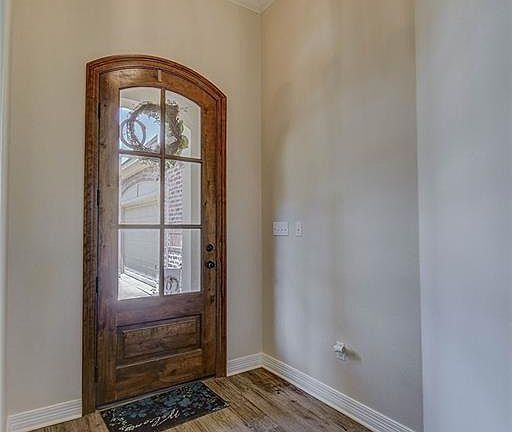 4th image of 739 Fir Wood Ln