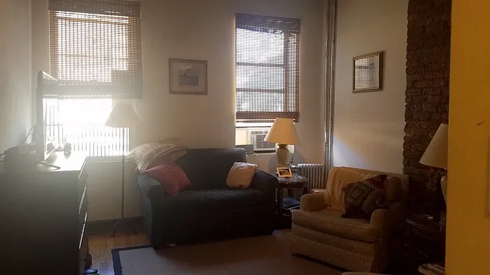 Rented by Chartwell Manhattan Realty | media 22