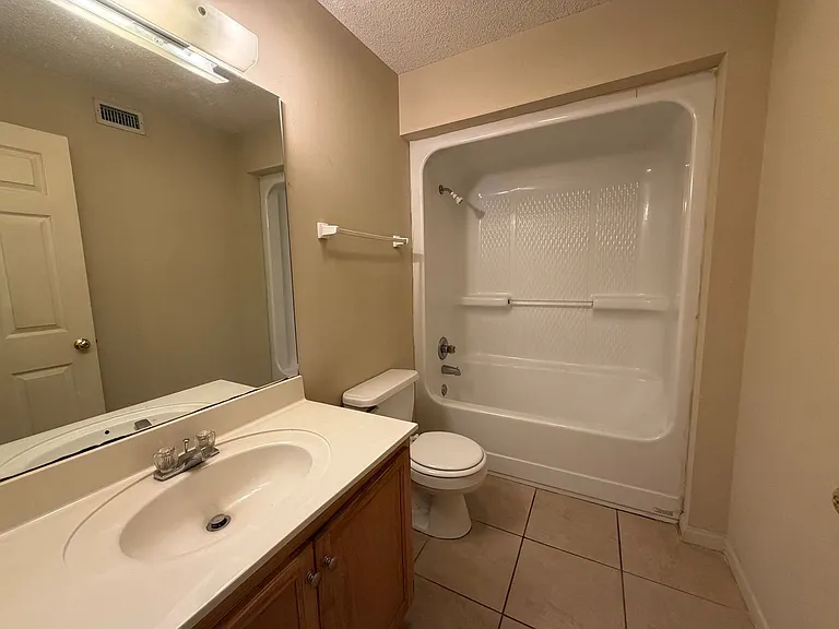 332 W Glenn Ave — Photo 5