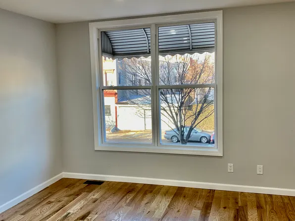 1210 Vyse Avenue image 10 of 21