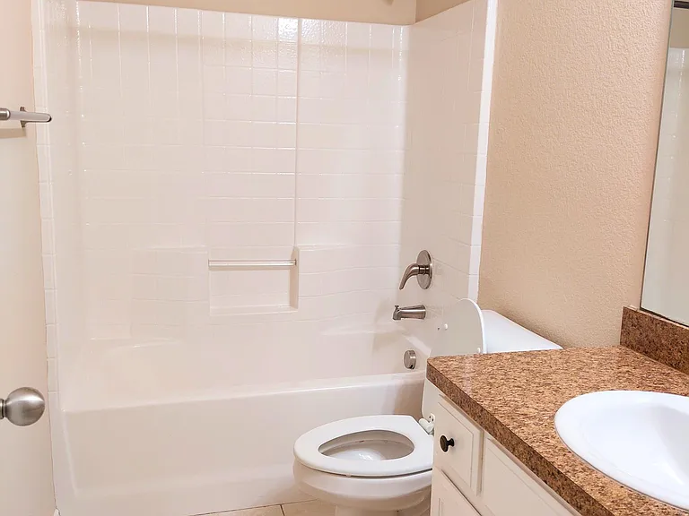 217 Creekwood Dr — Photo 11