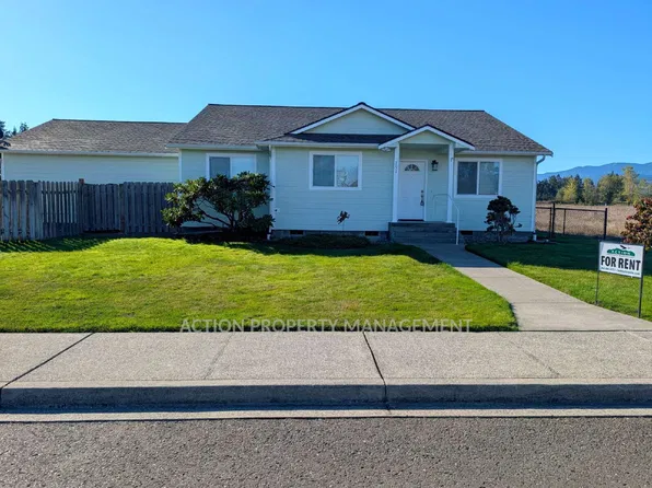 751 W Hammond St, Sequim, WA 98382