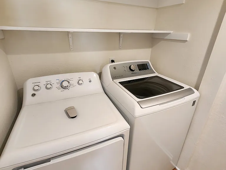 1118 N Kenmore Ave #2 — Photo 23