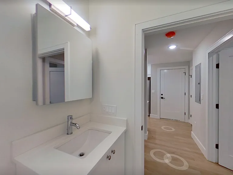 104-106 Warren St #2R — Photo 2