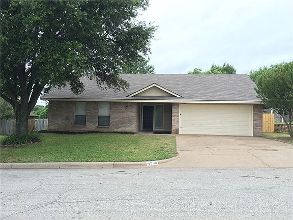 2nd image of 4905 Dax Dr