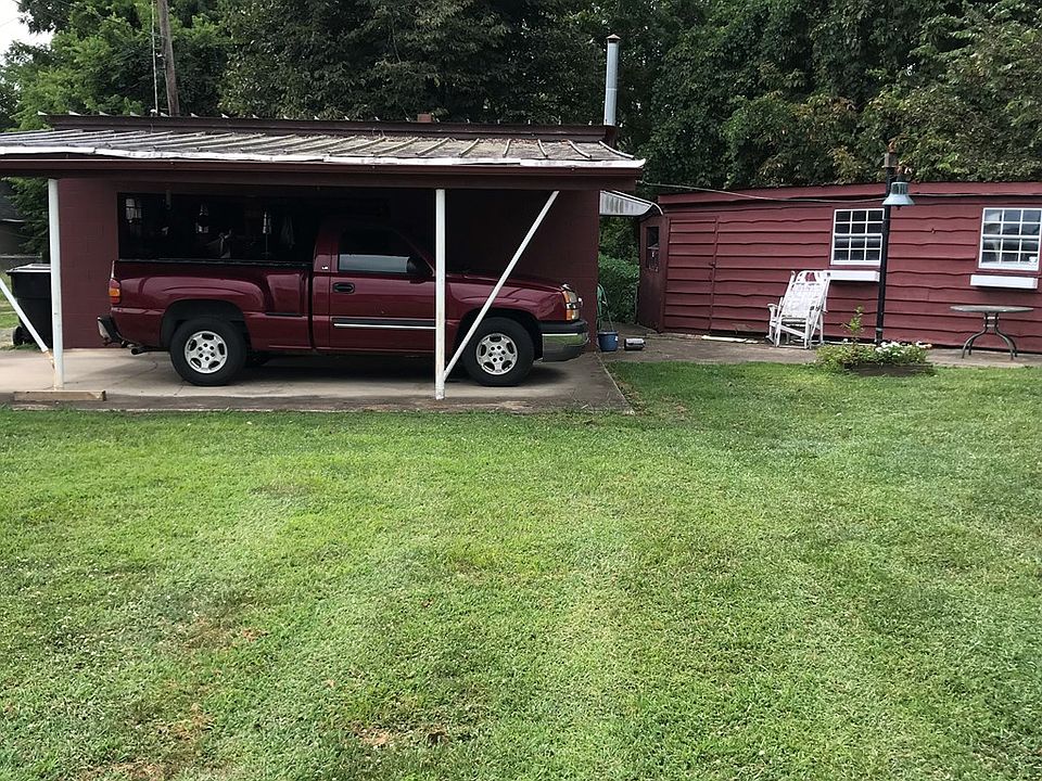 2nd image of 319 Oak St