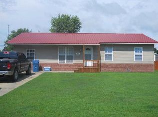 907 Flannigan St, Campbell, MO 63933