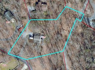 124 Carriage Dr, Fairview, NC 28730