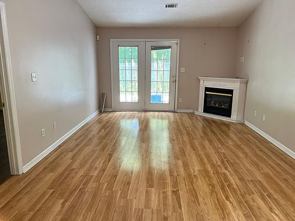 4th image of 2102 Lions Paw Dr