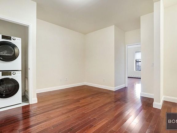 4th image of 932 8th Ave #Penthouse