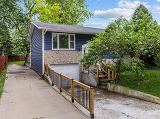 711 Town Rd, West Chicago, IL 60185