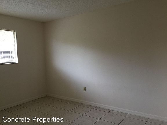4th image of 717 W Rosewood Ln
