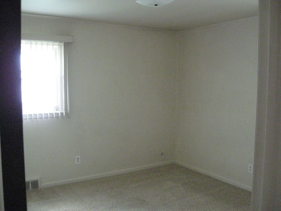 1st image of 28216 Delton St