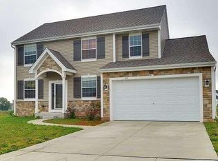838 Greystone Dr, Port Washington, WI 53074