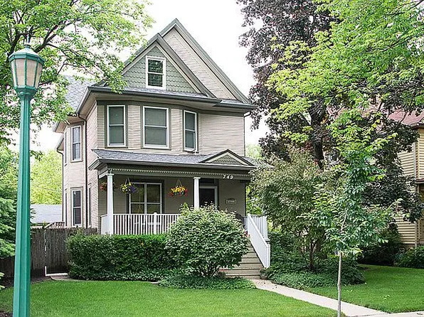 749 12th St, Wilmette, IL 60091
