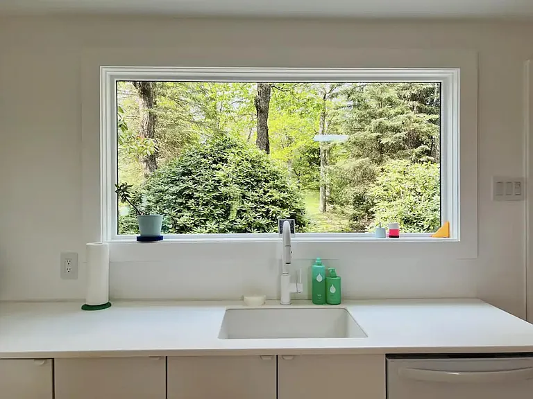 N Lake Dr — Photo 5