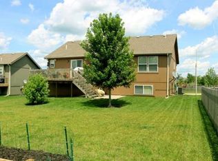 10110 N Lewis Ave, Kansas City, MO 64157