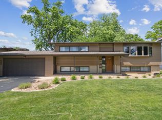 615 Midlothian Blvd, Waterloo, IA 50701