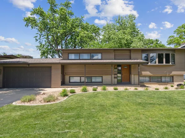 615 Midlothian Blvd, Waterloo, IA 50701