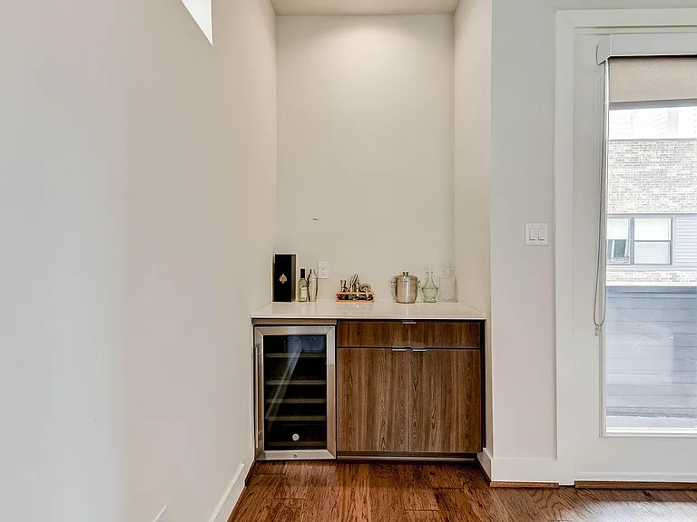 5857 Dolores St — Photo 17