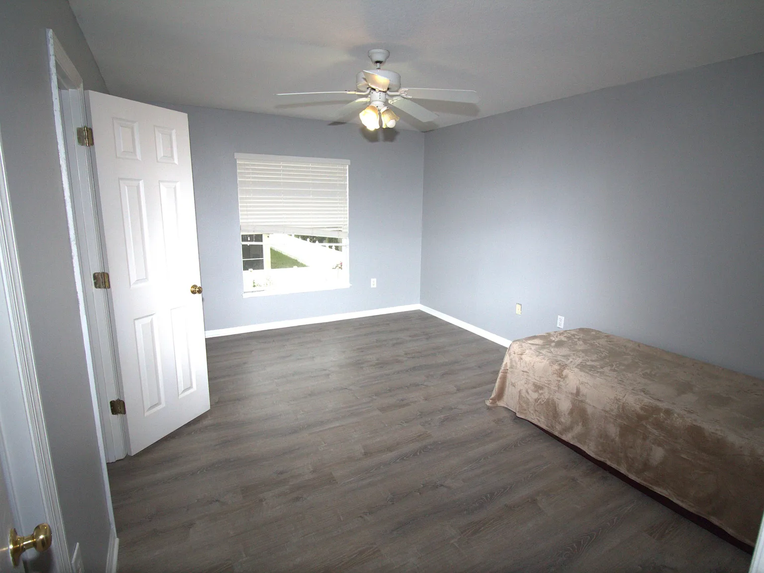 4 bed, 2.5 bath, 3160 sqft, $1,027 — Photo 1