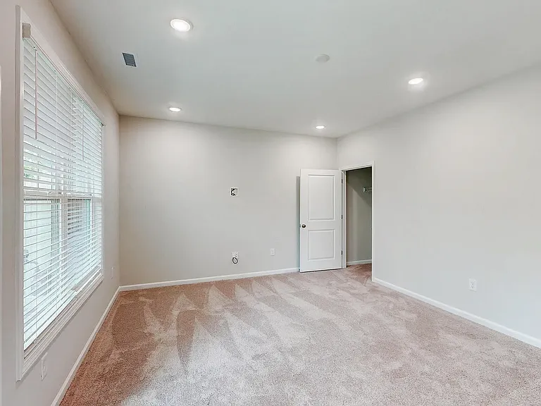 2721 Hunter Woods Dr — Photo 26