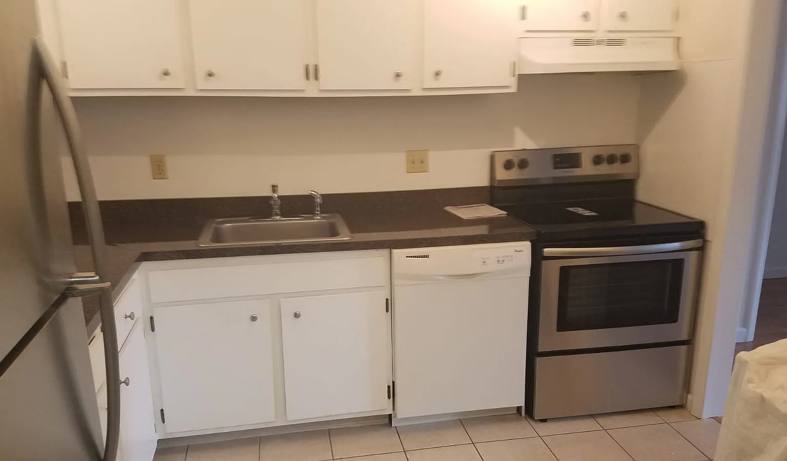 2 bed, 975 sqft, $1,595 — Photo 1