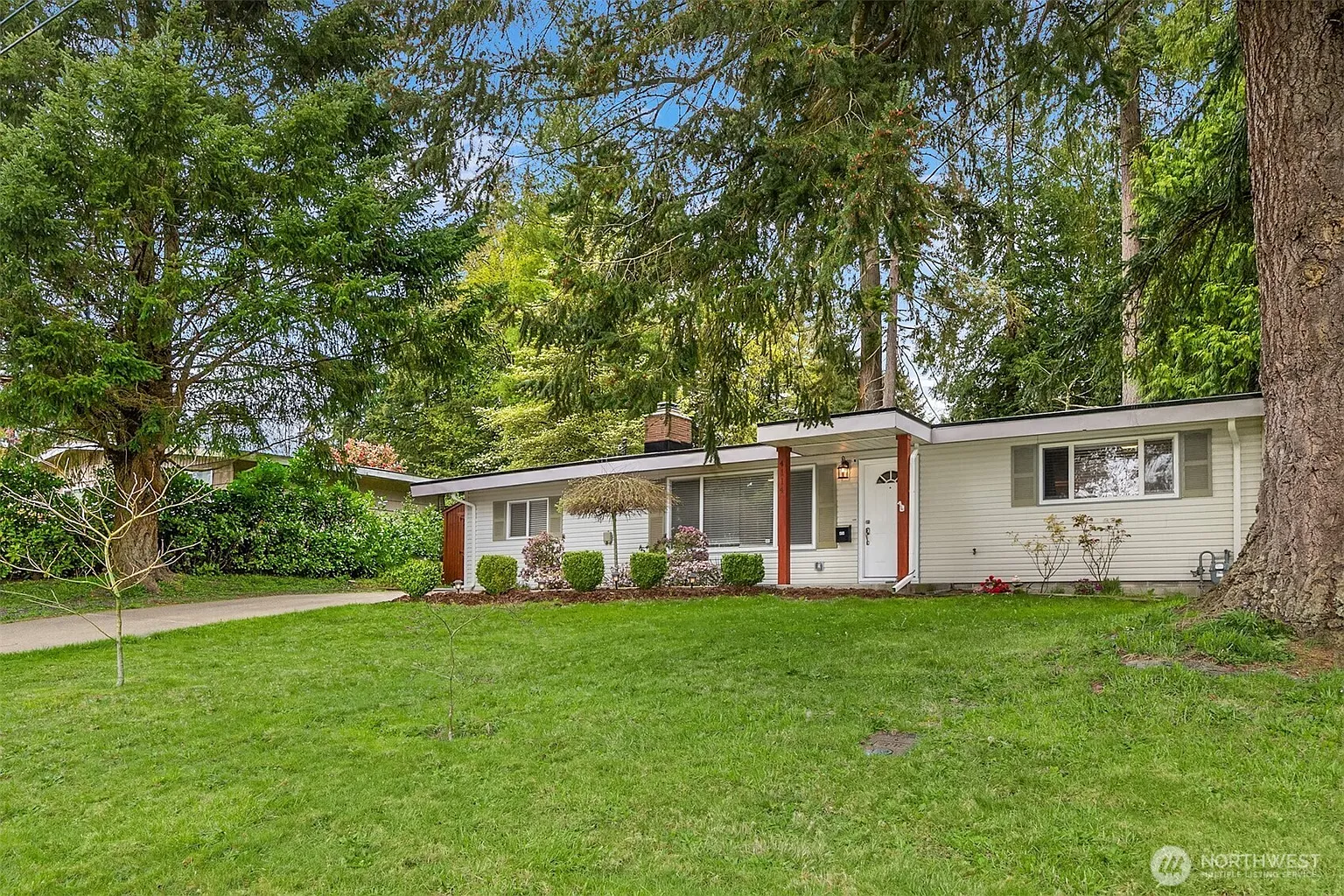 4114 Bledsoe Avenue photo 1