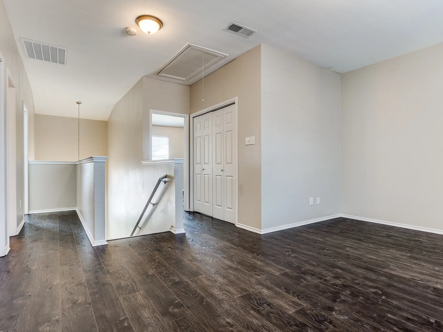 3 bed, 2.5 bath, 2064 sqft, $2,400 — Photo 4