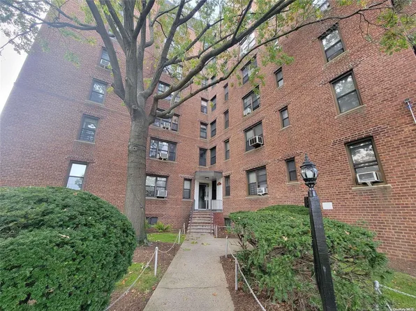 113-15 34 Ave #E, Corona, NY 11368