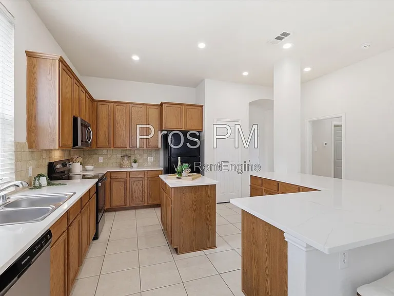 2432 Chesterwood Dr — Photo 21