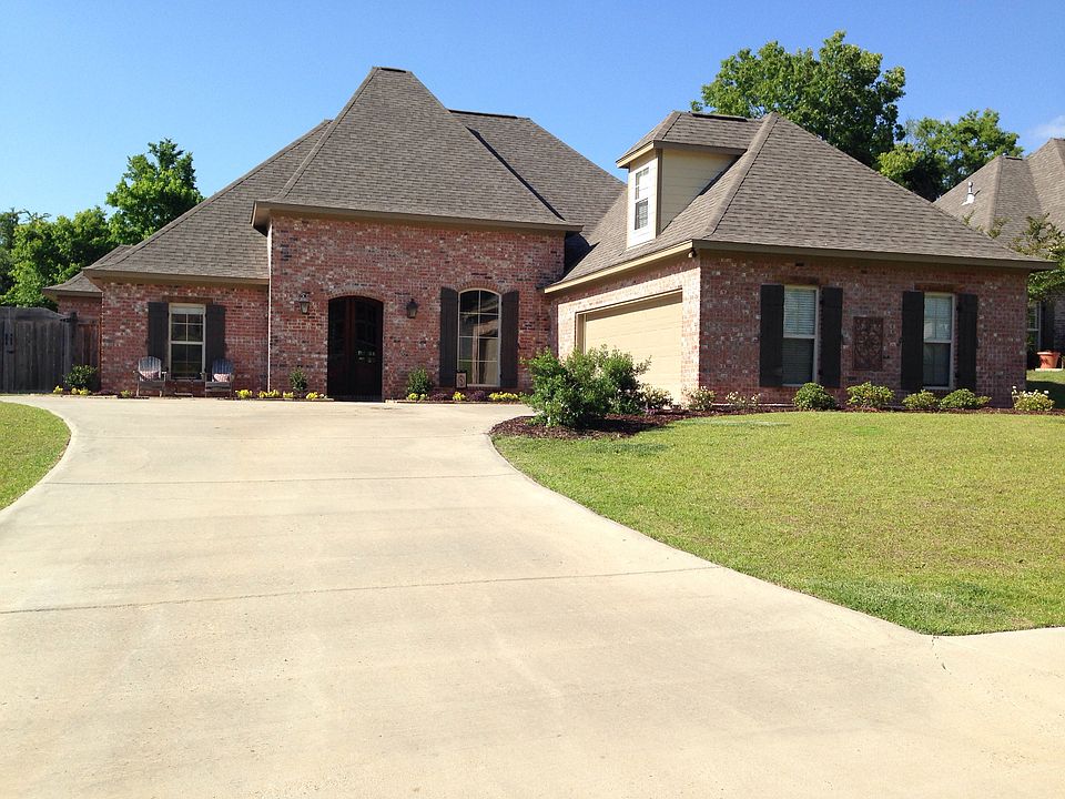 1st image of 124 Twin Creeks Dr