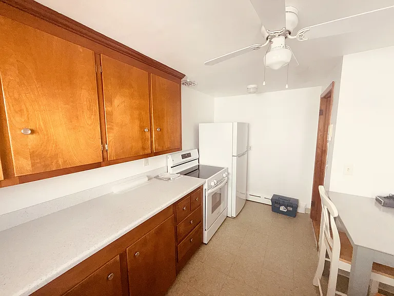 25 1/2 Thurston Ave #B — Photo 17