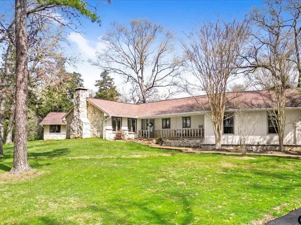 19005 Oakbrook Rd, Tyler, TX 75703