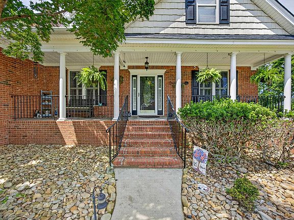 2nd image of 149 Harbour Watch Blvd