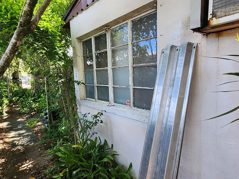 715 SW 4th St #4 — Photo 9