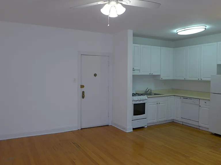 Lamon Courts Apartments — Photo 19