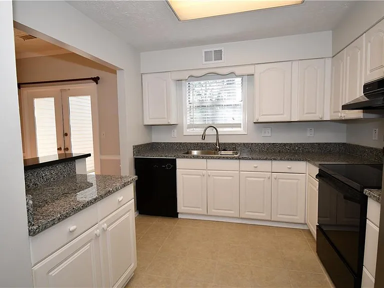 604 Wedgewood Way — Photo 7