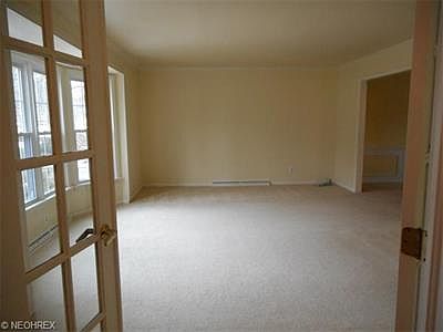 3rd image of 2381 Victoria Pkwy