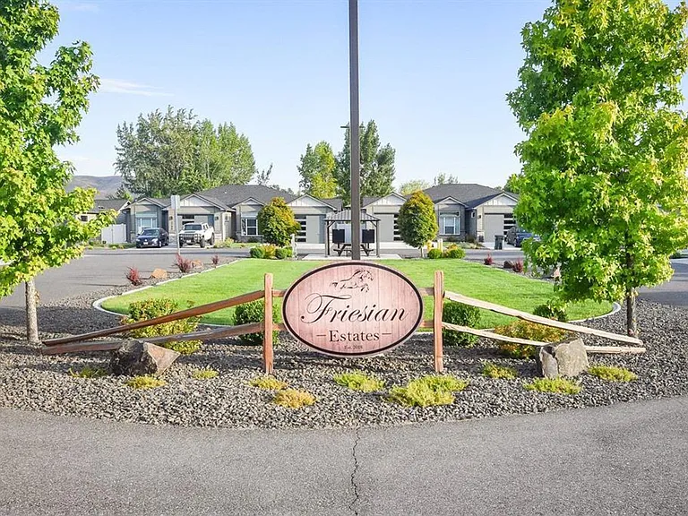 2730 Friesian Ct — Photo 3
