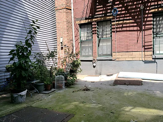 Rented by Signature Property Realty | media 36