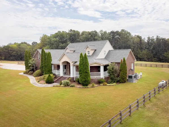 928 Bigbee Trl, Tuscumbia, AL 35674