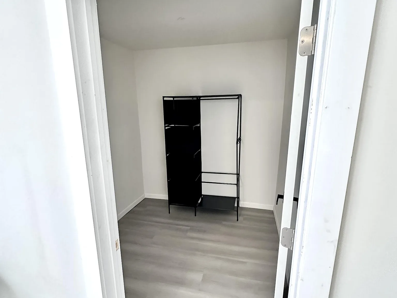 4 bed, 2.0 bath, 2700 sqft, $905 — Photo 4