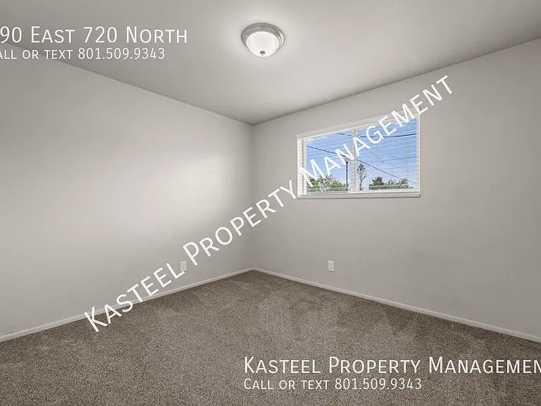 390 E 720 N — Photo 10