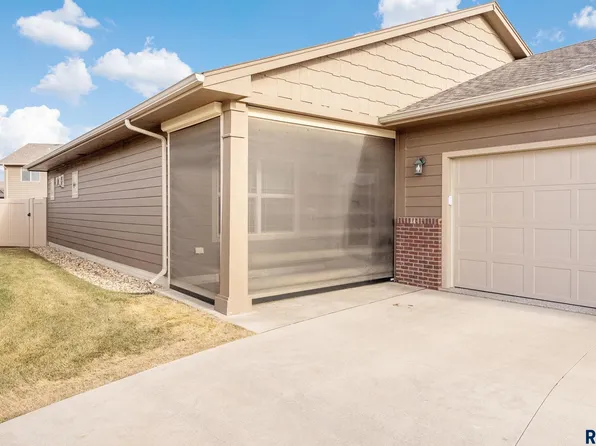 5016 E 64th St, Sioux Falls, SD 57108