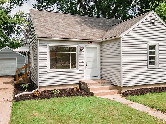 2nd image of 1602 W Mount Hope Ave
