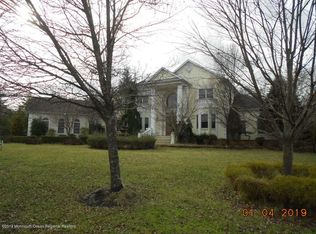 12 Greentree Ct, Howell, NJ 07731