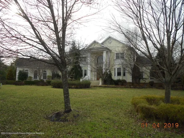 12 Greentree Ct, Howell, NJ 07731