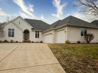 2585 S Chapel Dr, Springfield, MO 65809