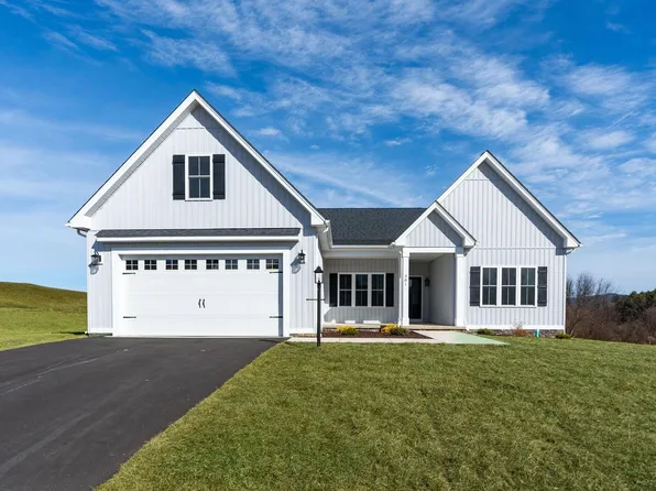 201 Tomasville Dr, Waynesboro, VA 22980